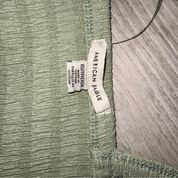 American Eagle Outfitters Green Ribbed Asymmetrical Tank Top - Picture 3 of 4
